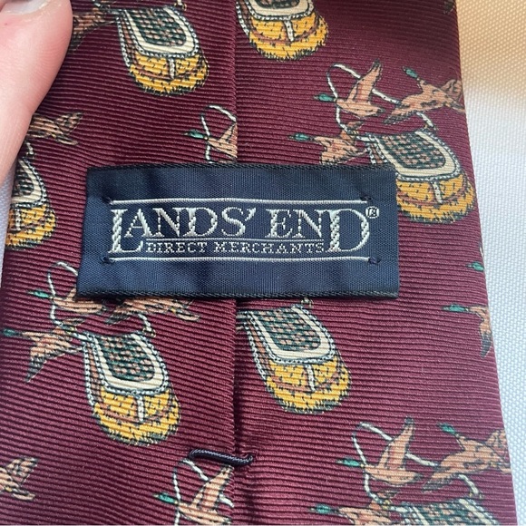 Lands' End Maroon Ducks & Saddles Men's Silk Neck Tie 57" Long x 3.5" W (D718) - Picture 3 of 3